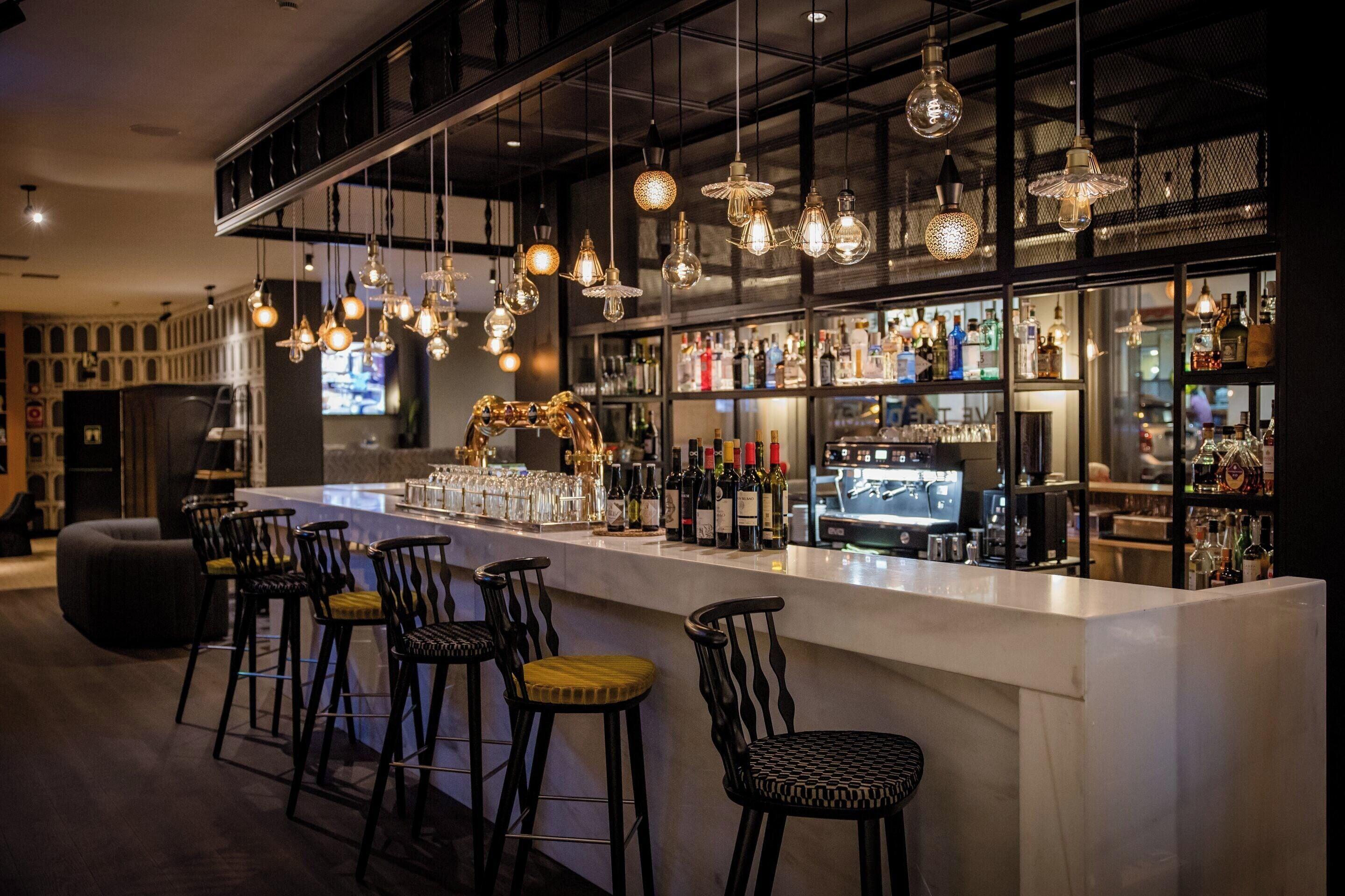 Hospedarse en Malasaña: 9 Hoteles con Servicios Resort Comparados