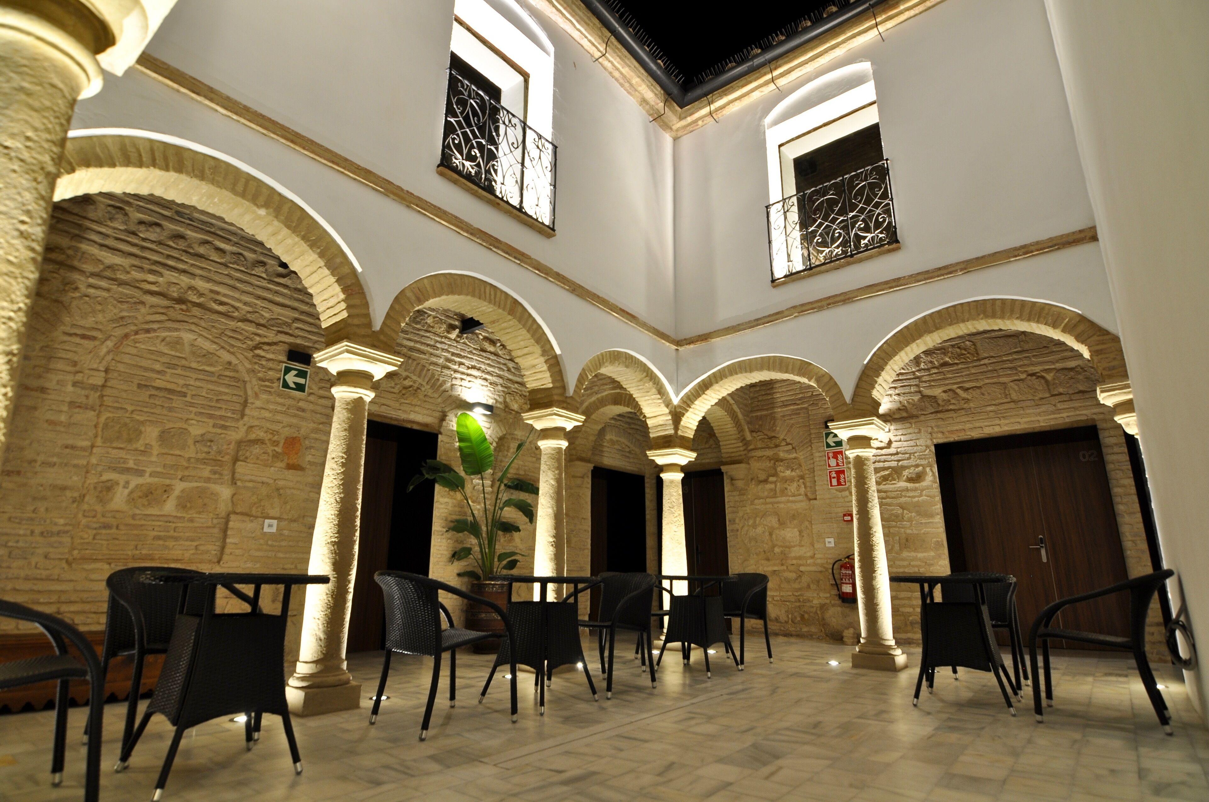 4 Hoteles Céntricos Cerca del Alcázar de los Reyes Cristianos