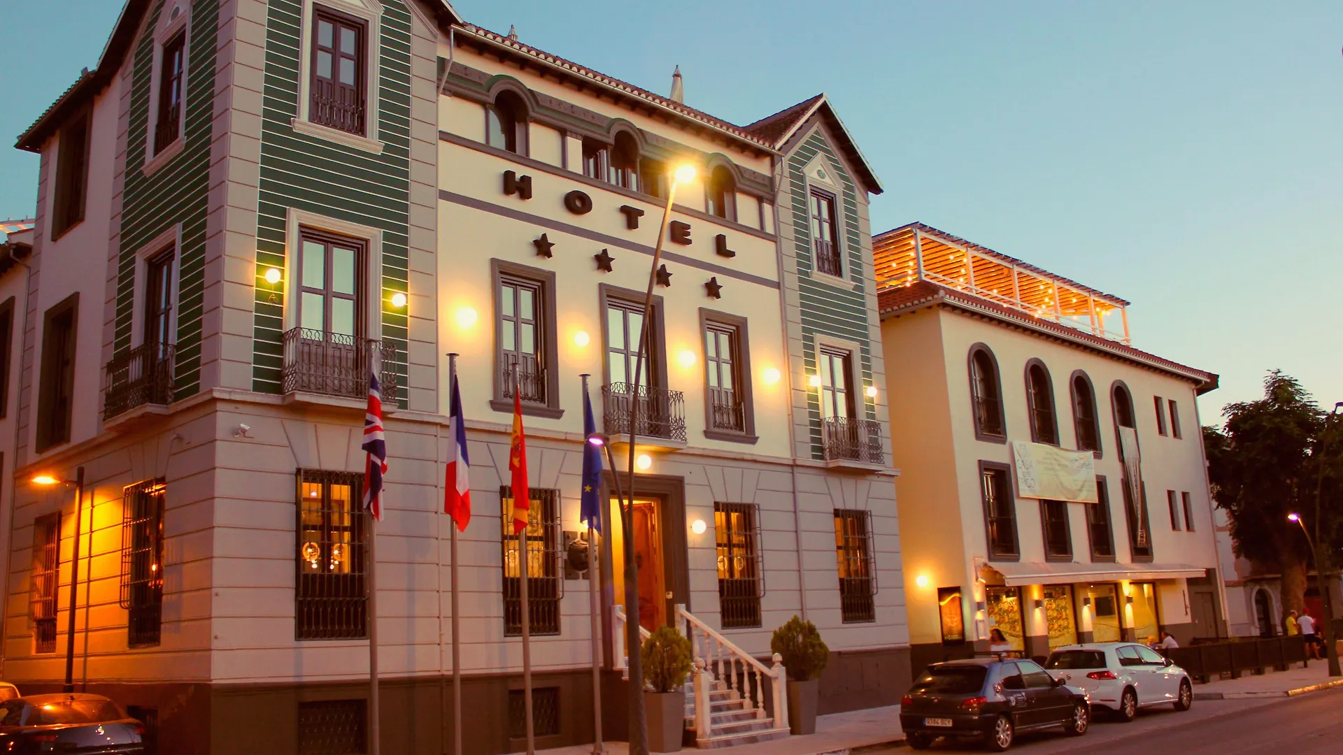 4 Hoteles Céntricos Cerca del Club de Golf Granada