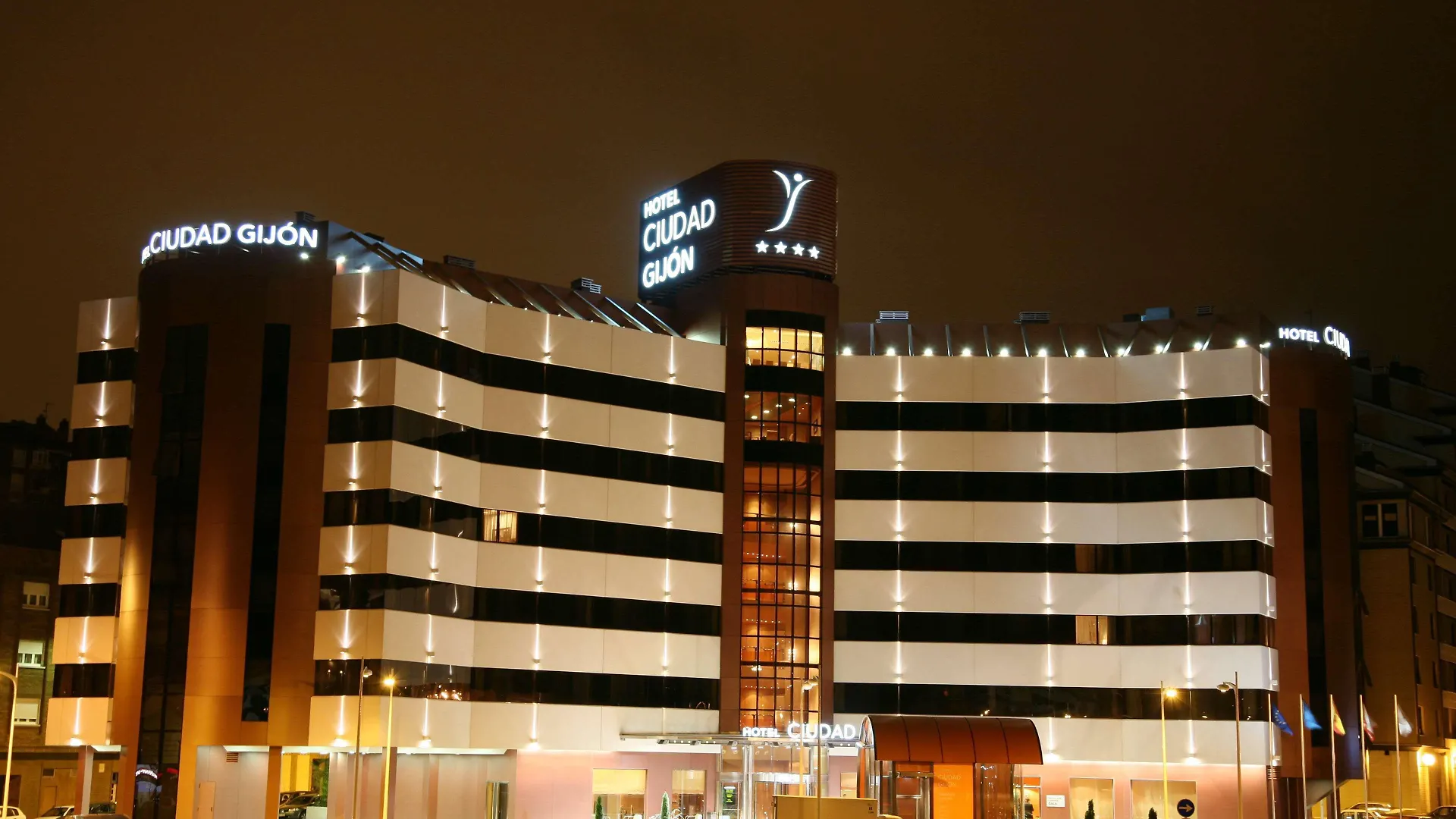 Dónde Alojarse en Playa del Arbeyal: 5 Hoteles de Playa en Gijón