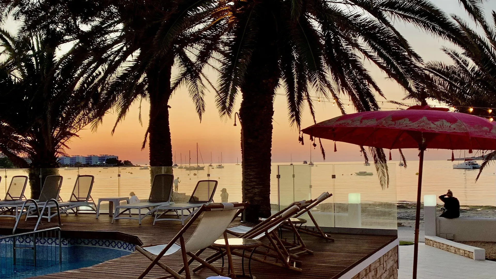 4 Hoteles de Playa cerca de Escola Oficial Idiomes Eivissa que Merece la Pena Reservar