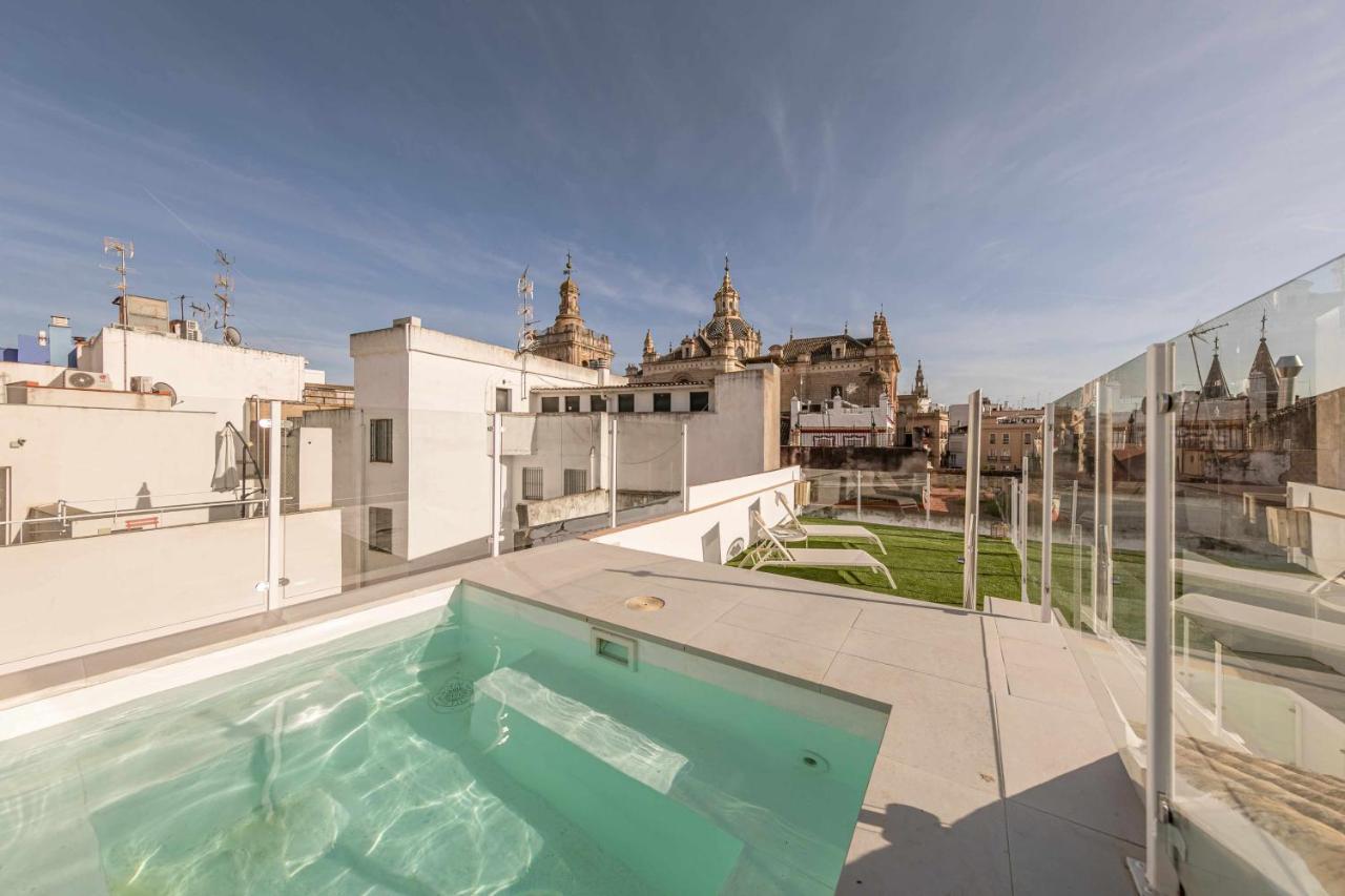 7 Hoteles con Acceso al Aeropuerto cerca de Torre del Oro
